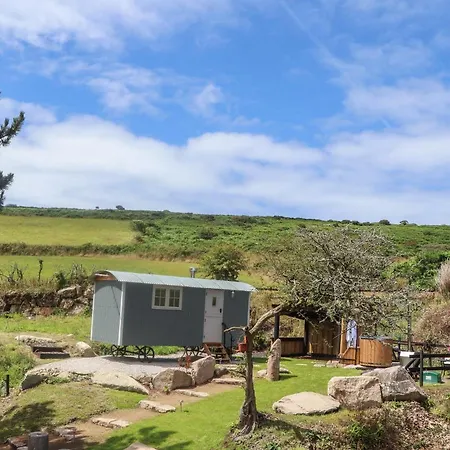 Bosulla Shepherds Hut Holiday home *